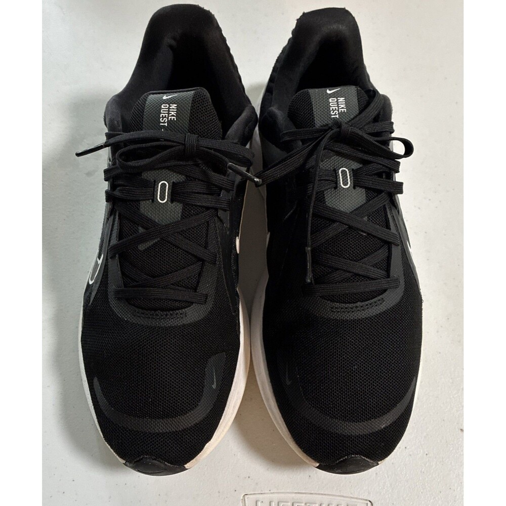 Nike Quest 5 Men’s SZ 9.5 Sneakers Athletic Running Shoes Low Top Lace Up Black